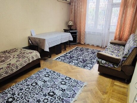 1 otaqlı köhnə tikili - Elmlər Akademiyası m. - 30 m²