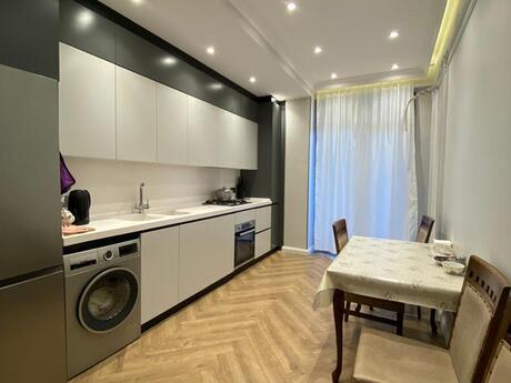 Elan №6074200 - Bakı, Əhmədli q., 4 otaqlı, 138 m², 5/6 mərtəbə