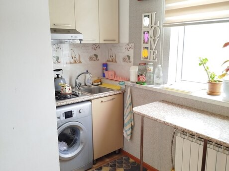 2 otaqlı köhnə tikili - Bakıxanov q. - 40 m²