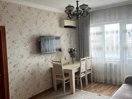 4 otaqlı köhnə tikili - Köhnə Günəşli q. - 110 m²