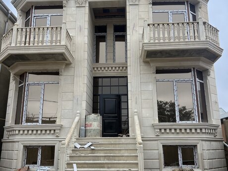 6 otaqlı həyət evi/bağ evi - Qaraçuxur q. - 280 m²
