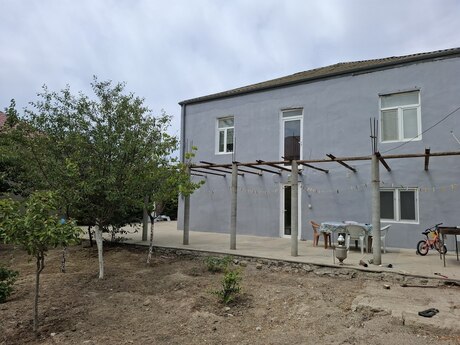 6 otaqlı həyət evi/bağ evi - Şağan q. - 210 m²