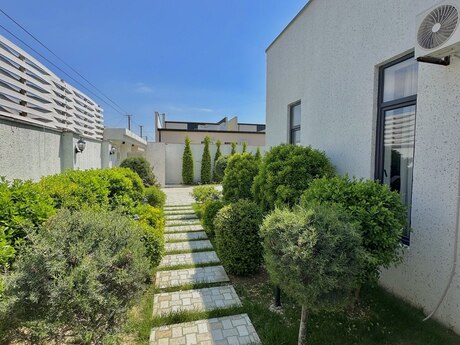 4 otaqlı həyət evi/bağ evi - Mərdəkan q. - 200 m²