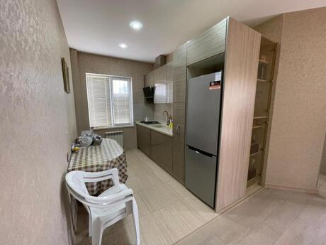 5 otaqlı həyət evi/bağ evi - Şüvəlan q. - 250 m²