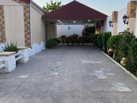 4 otaqlı həyət evi/bağ evi - Şüvəlan q. - 220 m²