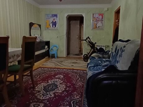 4 otaqlı köhnə tikili - Qara Qarayev m. - 75 m²