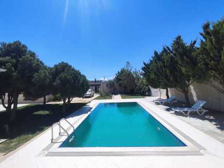 4 otaqlı həyət evi/bağ evi - Şüvəlan q. - 200 m²