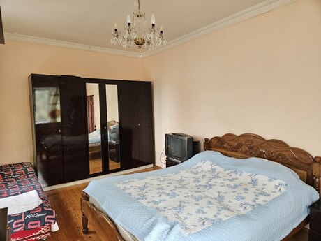 4 otaqlı həyət evi/bağ evi - Şüvəlan q. - 100 m²