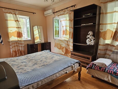 4 otaqlı həyət evi/bağ evi - Şüvəlan q. - 100 m²