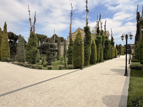 10 otaqlı həyət evi/bağ evi - Buzovna q. - 1300 m²