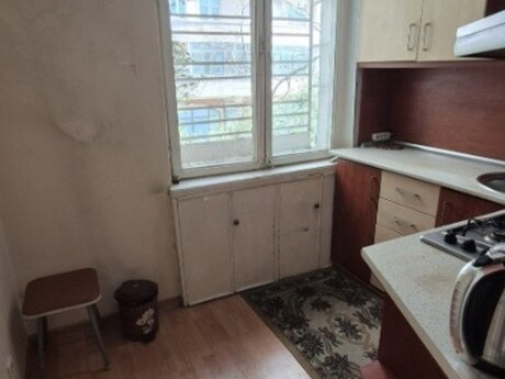 1 otaqlı köhnə tikili - Elmlər Akademiyası m. - 40 m²