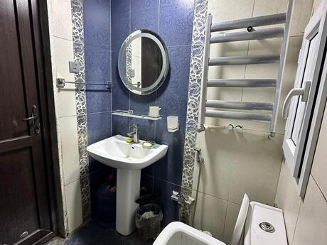 2 otaqlı köhnə tikili - İnşaatçılar m. - 65 m²