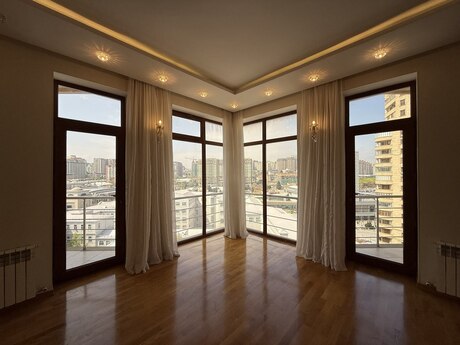 4 otaqlı mənzil, 210 m², 28 May: 749 000 ₼ 5