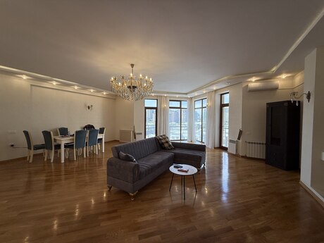 4 otaqlı mənzil, 210 m², 28 May: 749 000 ₼ 4