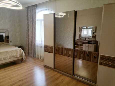 5 otaqlı həyət evi/bağ evi - Quba - 300 m²