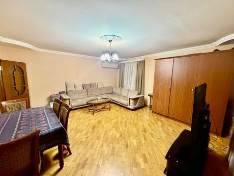 3 otaqlı köhnə tikili - 8 Noyabr m. - 93 m²