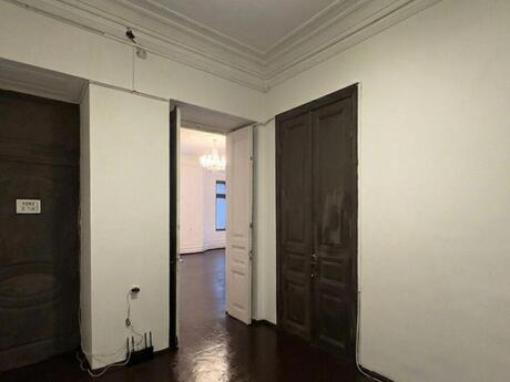 1 otaqlı ofis - 28 May m. - 50 m²