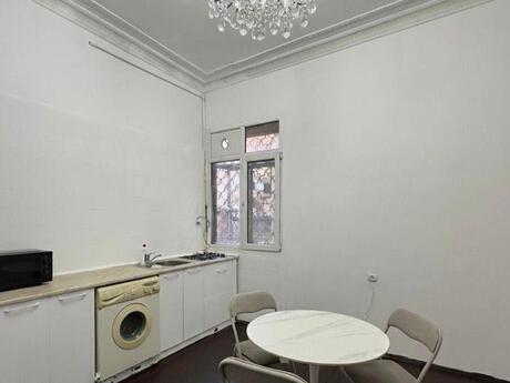 1 otaqlı ofis - 28 May m. - 50 m²