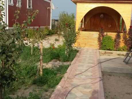 6 otaqlı həyət evi/bağ evi - Sabunçu r. - 240 m²