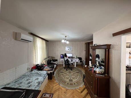 1 otaqlı köhnə tikili - İnşaatçılar m. - 35 m²
