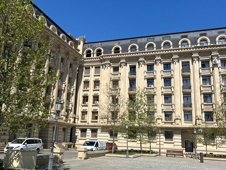 5 otaqlı yeni tikili - Səbail r. - 220 m²