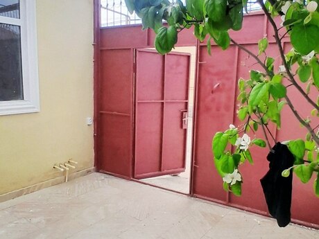 2 otaqlı həyət evi/bağ evi - Biləcəri q. - 40 m²