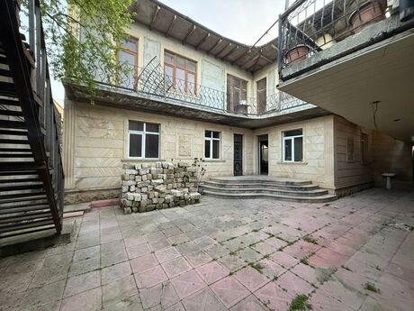 7 otaqlı həyət evi/bağ evi - Ramana q. - 350 m²