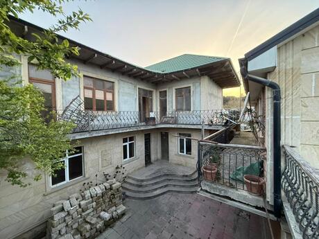 7 otaqlı həyət evi/bağ evi - Ramana q. - 350 m²