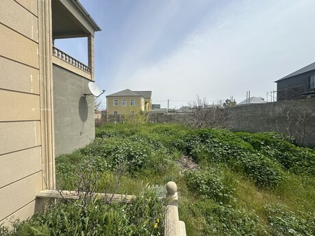 8 otaqlı həyət evi/bağ evi - Hövsan q. - 300 m²