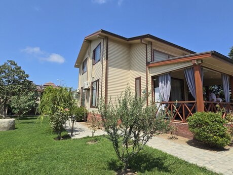 4 otaqlı həyət evi/bağ evi - Buzovna q. - 208 m²