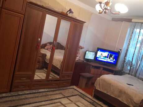 1 otaqlı köhnə tikili - Neftçilər m. - 29.7 m²