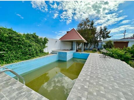 4 otaqlı həyət evi/bağ evi - Şüvəlan q. - 250 m²