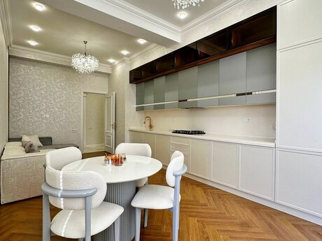 3-комн. новостройка - м. Нариман Нариманов - 130 м²