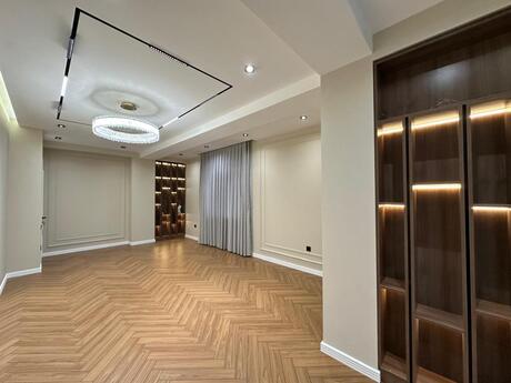 4 otaqlı yeni tikili - 8 Noyabr m. - 140 m²