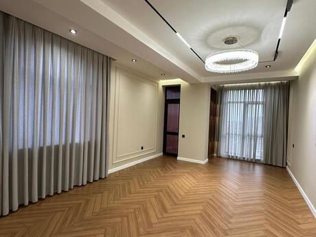 4 otaqlı yeni tikili - 8 Noyabr m. - 140 m²