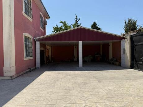 7 otaqlı həyət evi/bağ evi - Buzovna q. - 260 m²