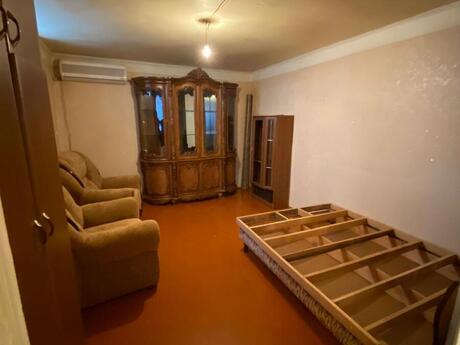 2 otaqlı həyət evi/bağ evi - İnşaatçılar m. - 60 m²