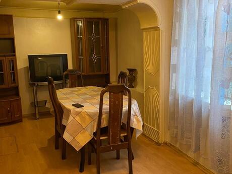 2 otaqlı həyət evi/bağ evi - İnşaatçılar m. - 60 m²
