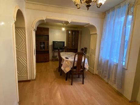 2 otaqlı həyət evi/bağ evi - İnşaatçılar m. - 60 m²