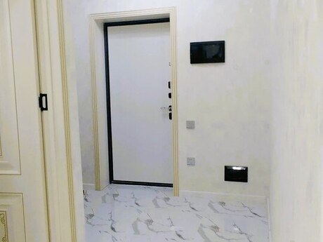 3-комн. новостройка - м. Иншаатчылар - 100 м²