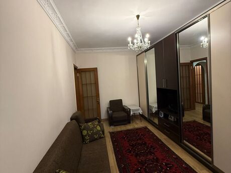 2 otaqlı köhnə tikili - Nizami m. - 60 m²