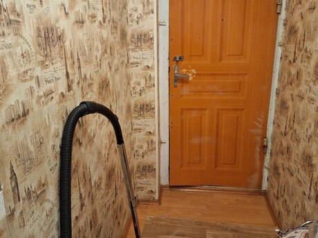 2 otaqlı köhnə tikili - 8-ci mikrorayon q. - 55 m²