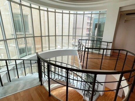 Obyekt - İçəri Şəhər m. - 2000 m²