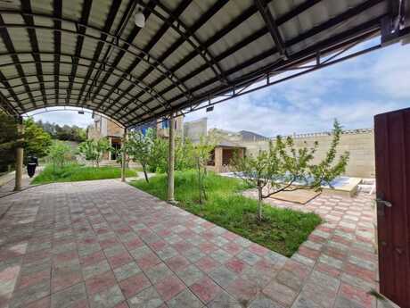 5 otaqlı həyət evi/bağ evi - Novxanı q. - 200 m²