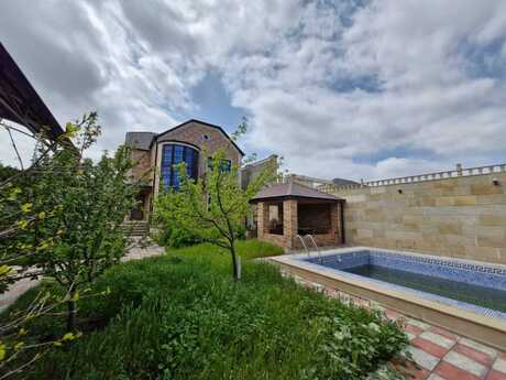5 otaqlı həyət evi/bağ evi - Novxanı q. - 200 m²