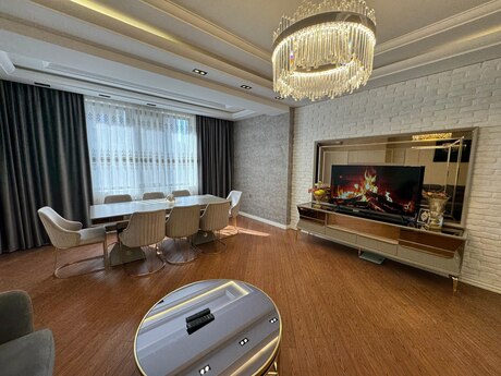 3-комн. новостройка - м. Элмляр Академиясы - 122 м²