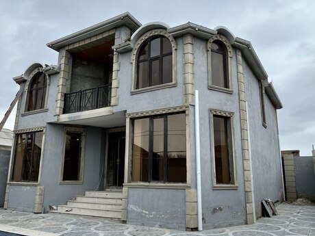 6 otaqlı həyət evi/bağ evi - Binə q. - 240 m²
