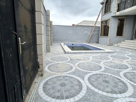 6 otaqlı həyət evi/bağ evi - Binə q. - 240 m²