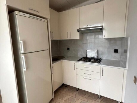 3 otaqlı həyət evi/bağ evi - Həzi Aslanov q. - 60 m²