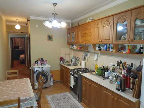 3 otaqlı köhnə tikili - 28 May m. - 78 m²